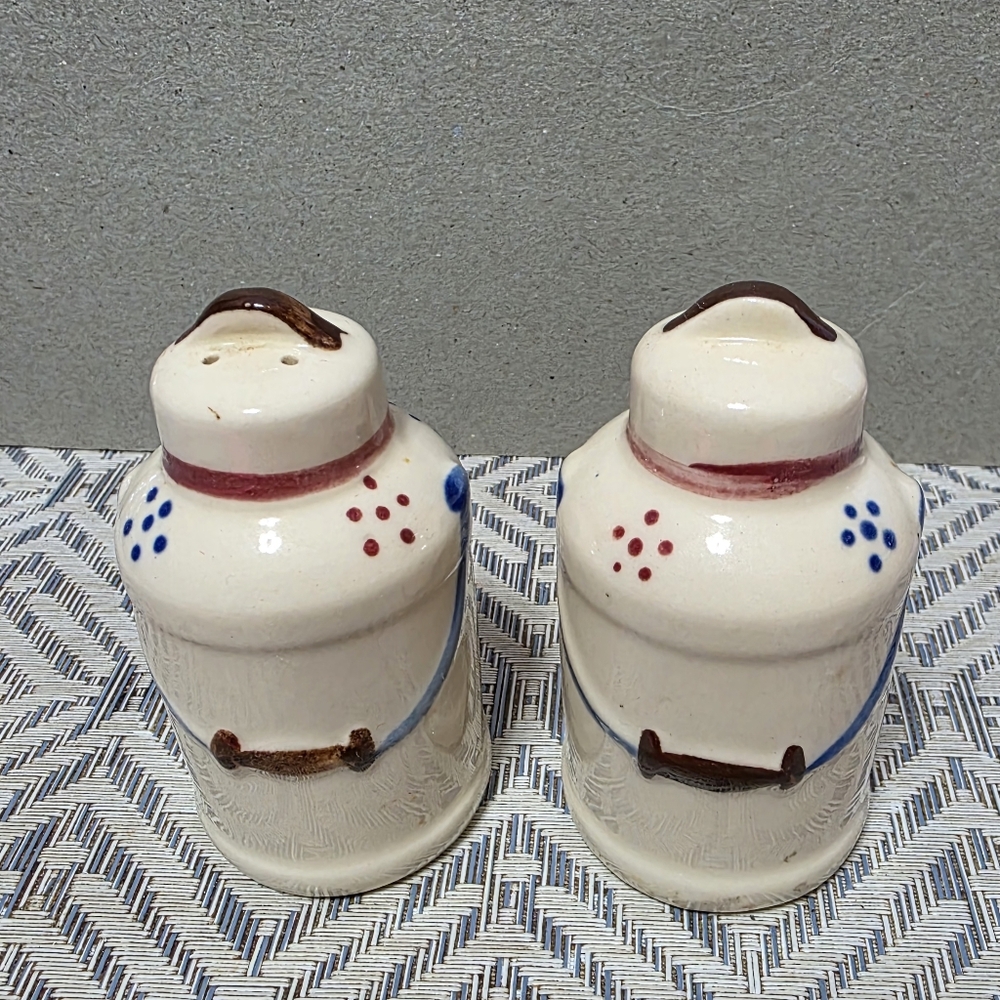 Vtg Shawnee Milk Can Salt And Pepper Shaker Set #86